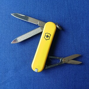 VICTORINOX