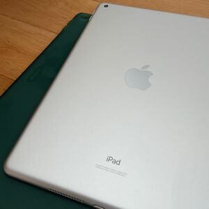 8世代　128GB iPad Apple Wi-Fiモデル　8th 