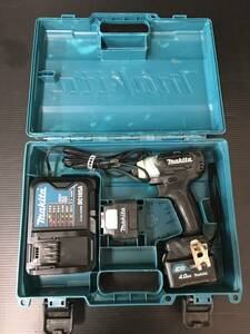 【中古品】★makita(マキタ) 10.8v充電式インパクトドライバ 黒(4.0Ahバッテリx2/充電器/ケース) TD111DSMXB　T3602　ITSVEMTSR980