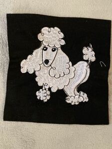 ロラライハリス　刺繍 犬