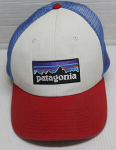 CA24パタゴニアPATAGONIAアメリカ古着メッシュキャップ赤系ｘ白系ｘ青系トリコロールtruckerトラッカーキャップ/アウトドアキャップCAP