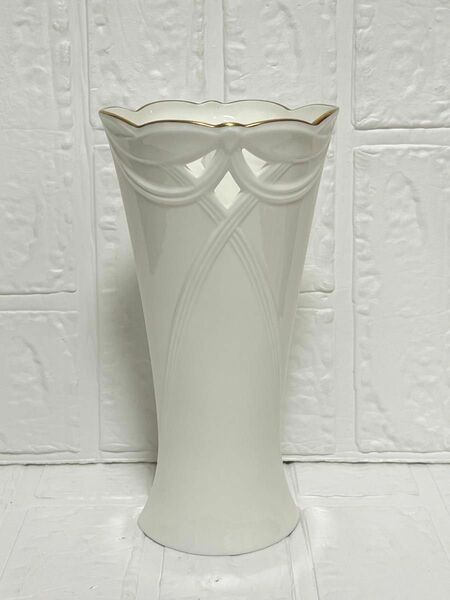 レア☆ナルミ　ギフトギャラリー　花瓶　フラワーベース