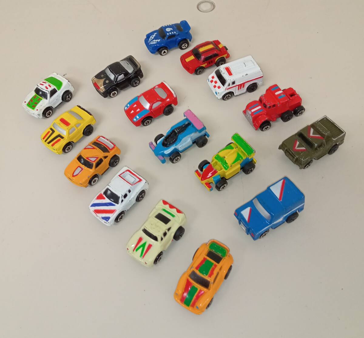Amazon | 日本製 昭和 レトロ 当時物 ミニカー 4台 セット まとめて トミカサイズ程 全長約7cm前後 | ミニカー・ダイキャストカー |  ホビー