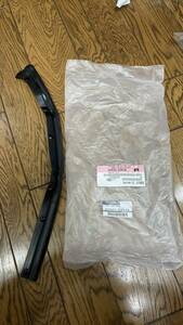 NISSAN SEAL－FOOD フロント　左　65821-5SKOA SEAL-HOOD FR LH