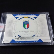 【99シリ】ジャンフランコ・ゾラ　(Oncard) Auto 　Gianfranco Zola 2022 Panini National Treasures FIFA WORLD CUP 直書きサイン　レデ戻_画像2