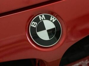 カッコいい！白/Black BMW Emblem ボンネット 82mm F20 F21 F40 F22 F23 F44 F45 F46 F87 F30 F31 F34 F80 F36 F82 F83 リア トランク