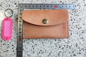  original leather saddle leather made, hand made change purse . card-case natural ( red nameplate )