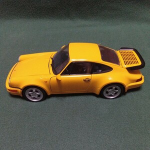  Welly 1/18 Porsche 964 турбо желтый 