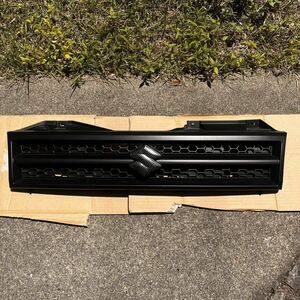 Suzuki Jimny フロントGrille JB23W マットブラック 艶消し カーボン柄Emblemincluded