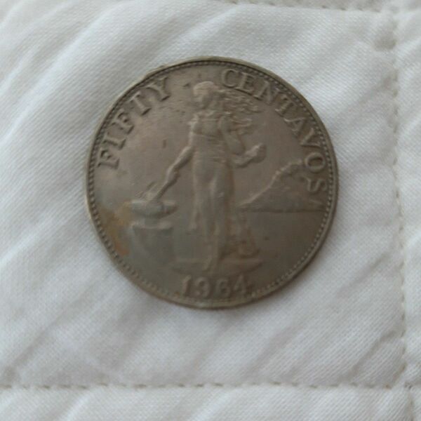 フィリピン 1964年 50SENTAVOS 1972年 1ペソ2枚 アンティークコイン