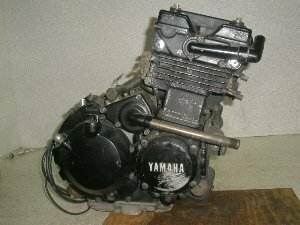 KF7507 FZ400R エンジン・ ジャンク 46X-1407