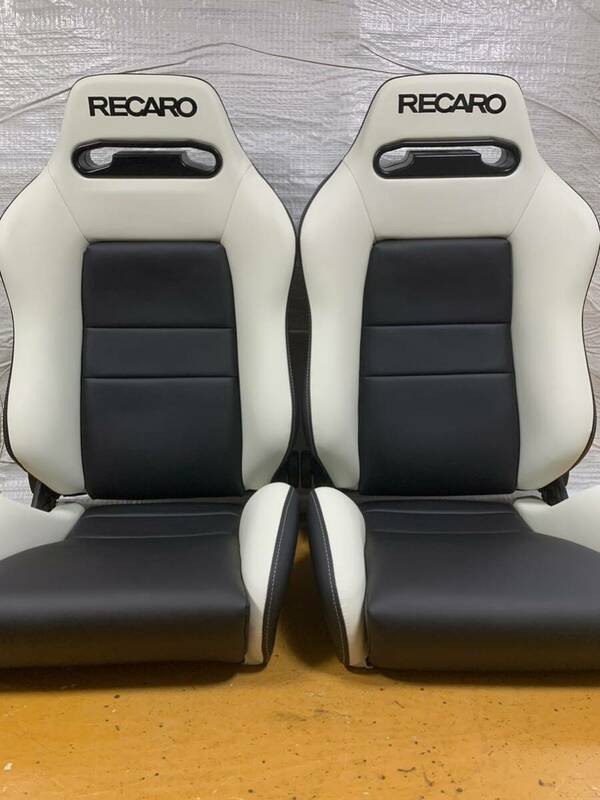 50.51.レカロ RECARO 2脚セット SR-3 黒&#215;白フェイクレザー張り替え 張替え 張替 ホワイトシングルステッチ 両側ダイヤル