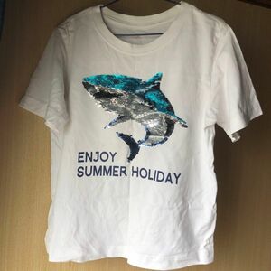 GU サメ　キラキラ　スパンコール　Tシャツ　130cm