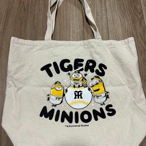 阪神タイガース　ミニオンズ　コラボキャンパストートバッグ　MINIONS