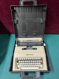 レトロ　Olivetti オリベッティ タイプライター LETTERA 35 ケース付 動作未確認　(140s)