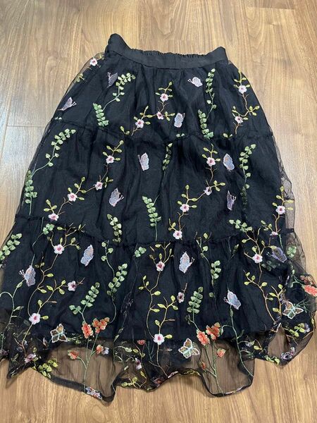 レディース スカート　刺繍　Mサイズ　花柄