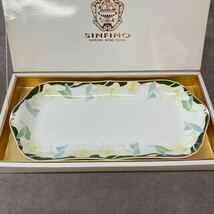 ナルミ NARUMI ボーンチャイナ Sinfino フォーク付 プレート 未使用保管品 鳴海製陶株式会社 皿 食器_画像2