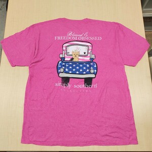 2405044 Simply Southern シンプリーサザン Blessed&Freedom Obsessed ロゴプリント ヨークシャーテリア 星条旗 車 半袖Tシャツ XL 