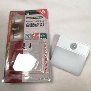 オーム(OHM) 電機 LED明暗人感センサー式ナイトライト 室内用 NIT-ALA6JSQ-WN 06-0148ホワイト a09879