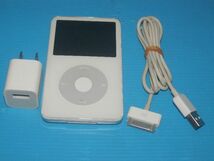 【動作品/第 5 世代/30Gb 】☆Apple iPod classic A1136 (ケーブル・電源付/ホワイト/送料：185円～)_画像1
