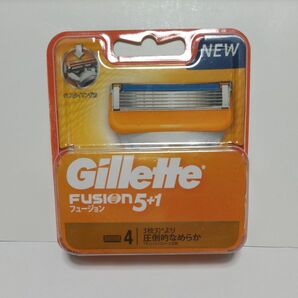 新品未使用未開封　ジレット フュージョン マニュアル 替刃（4個入） 髭剃り 替刃 Gillette カミソリ