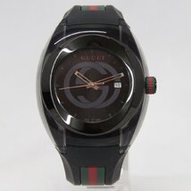 GUCCI グッチ SYNC シンク YA137107A 137.1 クオーツ デイト 文字盤ブラック ラバーベルト 動作確認済み 中古品 m_w(j) m24-36641_画像2