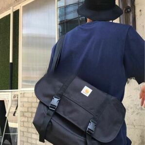 Carhartt ブラック ショルダーバッグ カーハート 黒 大容量 メッセンジャーバッグ 