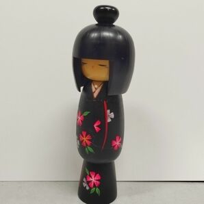 こけし kokeshi girldoll 岸貞男 sadao kishi 内閣総理大臣賞 伝統工芸 traditionaldoll