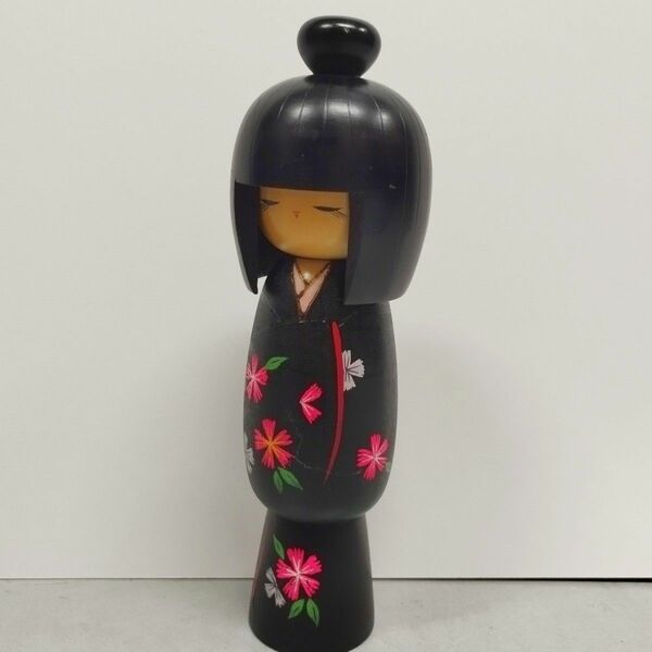 こけし kokeshi girldoll 岸貞男 sadao kishi 内閣総理大臣賞 伝統工芸 traditionaldoll