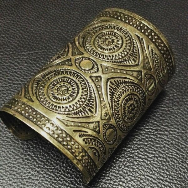 SHEIN シーイン バングル Engraved Design Arm Cuff ワンサイズ