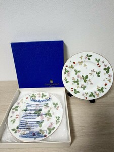 【新品/未使用】 WEDGWOOD ( ウェッジウッド ) ワイルドストロベリー プレート（ 黒壺刻印 ）2枚 約１７.５㎝ 現状品 長期保管品