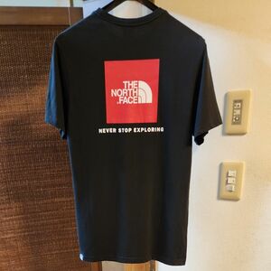 ノースフェイス海外限定　半袖Tシャツ　メンズSサイズ　 THE NORTH FACE