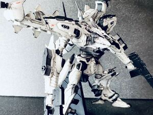 アーマードコア ラインアーク WHITE-GLINT ホワイトグリント 1/72 プラモデル [コトブキヤ]