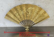 E034 24KGP 金メッキ 黄金画 扇子 鳳凰 縁起物 置物 インテリア 飾り 骨董 本体のみ 中古品_画像1