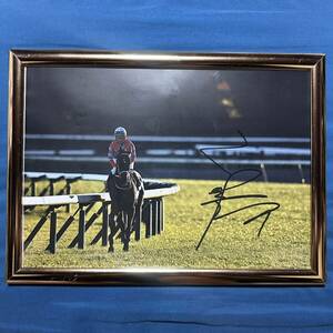  luck .. one with autograph A4 photograph navy blue Trail Japan cup horse racing jockey number horse ticket ..ru mail tem-ro