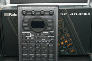 Roland SP-404 mkII サンプラー 未使用に近い美品 デッキセーバー付属