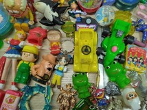 当時物　レトロ　おもちゃ　まとめて　玩具　フィギュア　ヴィンテージ　人形　車　ソフビ　ミニカー　キーホルダー等　ジャンク_画像6