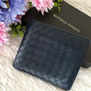 美品★BOTTEGA VENETA ボッテガヴェネタ イントレチャート 二つ折り財布 ネイビー 紺 コンパクト ウォレット レザー