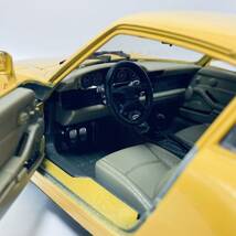 外箱無し イタリア製 burago 1/18 993 PORSCHE 911 CARRERA COUPE yellow ポルシェ911 カレラクーペ _画像5