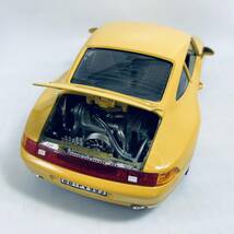 外箱無し イタリア製 burago 1/18 993 PORSCHE 911 CARRERA COUPE yellow ポルシェ911 カレラクーペ _画像1