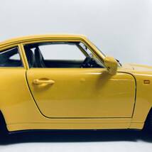 外箱無し イタリア製 burago 1/18 993 PORSCHE 911 CARRERA COUPE yellow ポルシェ911 カレラクーペ _画像10