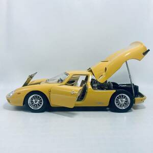  распроданный товар Италия производства burago 1/18 FERRARI 250 LM LE MANS 1965 Yellow Ferrari вне без коробки .