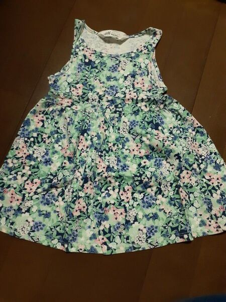 H&M 花柄ワンピース95~100センチ