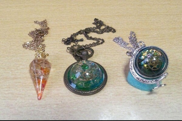 ハンドメイド 作家様レジンネックレス3個セット 宇宙 懐中時計モチーフ