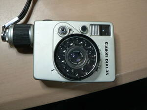 コンパクトカメラ　豆カメラ キャノンダイアル35 