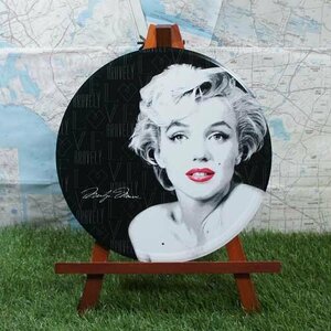 新品★インテリア雑貨★【ブリキ看板】Marilyn Monroe／マリリン・モンロー　Bravely　丸型