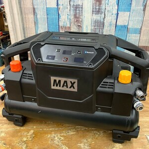 【中古品】★マックス(MAX) エアコンプレッサー AK-HL1310E_ブラック