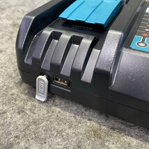 【未使用品】★マキタ(makita) 急速充電器 DC18RF_画像2