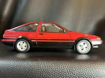 A57ジャンク1円スタートAUTOartトヨタスプリンタートレノ1/18スケールTOYOTA SPRINTER TRUENO GT APEX(AE86)トヨタミニカーオートアート_画像3