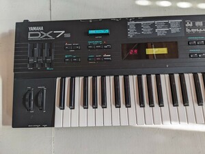  YAMAHA　DX-7S　シンセサイザ-専用ーケスとフットペダルFC3A付き